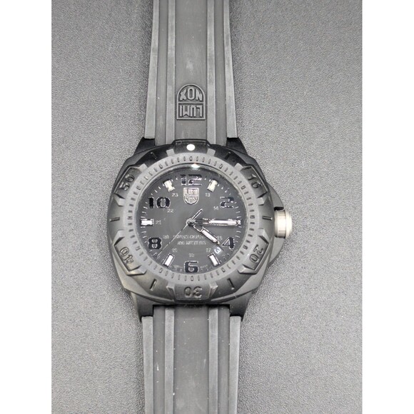 Luminox Sentry 43mm 0200 Series Carbon Black Dial Quartz Mens Watch XL.0201.BO - Picture 3 of 10